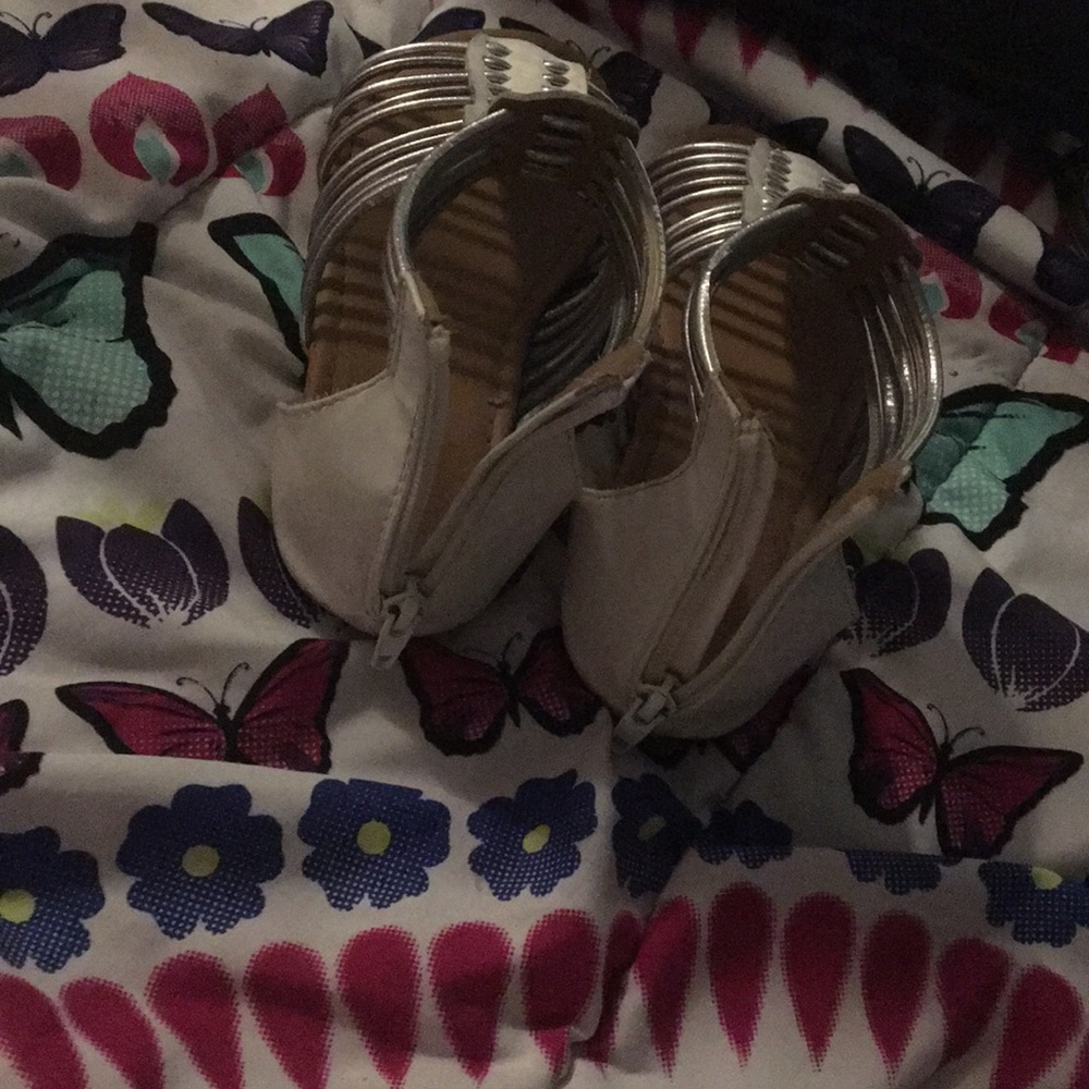 Shoes - Picture 2 of 3